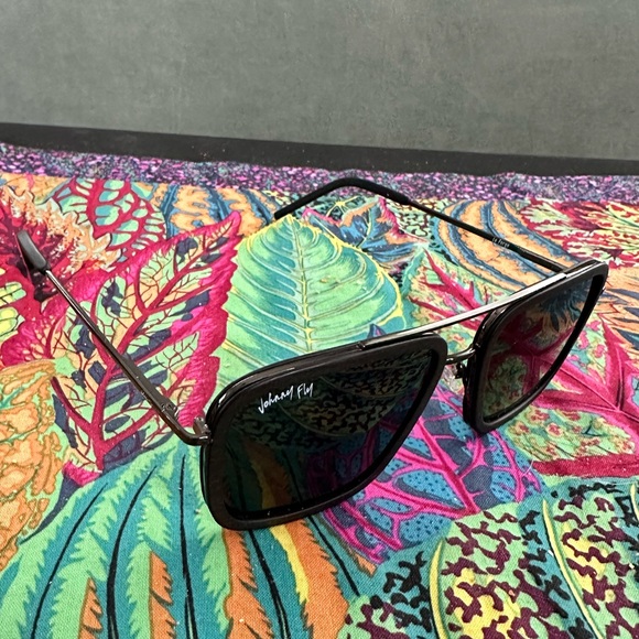 Johnny Fly Sunglasses - Picture 3 of 8